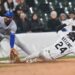 Torcedor do White Sox cai no bullpen do Royals durante o jogo e é hospitalizado