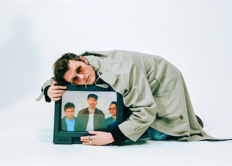 Yard Act anuncia novo LP 'Your Gonna Need A Little Music'