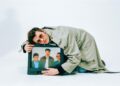Yard Act lança novo álbum ‘You’re Gonna Need A Little Music’ com “Redeemer”