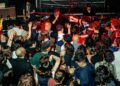 Yard Act toca o novo álbum 'You're Gonna Need A Little Music' completo em show surpresa íntimo em Londres