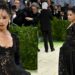 Zoë Kravitz deixou Sheer Lace falar tudo no Met Gala 2026