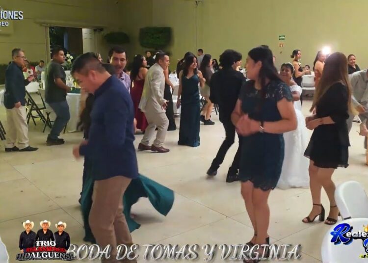 GRUPO REALEZA DEL AMOR- TRIO RELAMPAGO HIDALGUENSE en vivo BODA DE TOMAS Y VIRGINIA