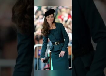Fashion Icon #moda #duchessofcambridge #realeza… #Shorts #catherineprincesadegales
