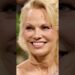 La estrella de TV de los 90 que reemplazó a Pamela Anderson sigue luciendo increíble a sus 59 años.
