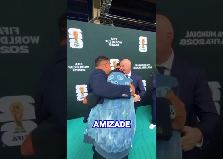O REENCONTRO DE RONALDINHO E RONALDO ESTÁ EMOCIONANDO OS FÃS! #fofoca #celebridades #famosos