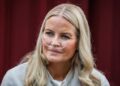 Princesa herdeira da Noruega passa por transplante de pulmão com sucesso, diz palácio