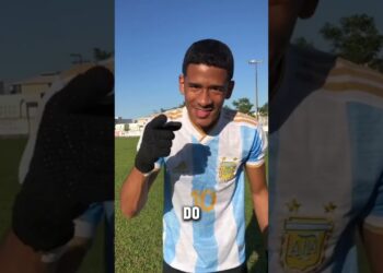 Os 5 Sósias Mais Iguais aos Famosos do Brasil 😱