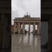 Passagem central era reservada à realeza e alto escalão #gate #brandenburg #realeza #berlin #germany