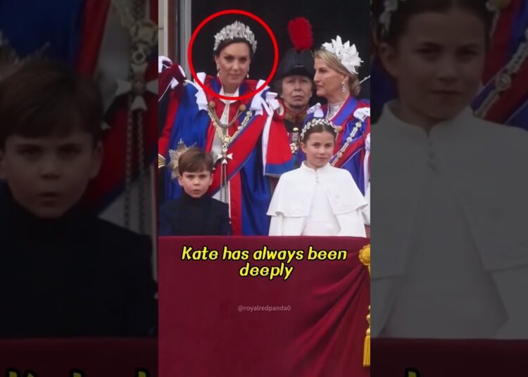 Why did Kate walk down the plane steps backwards?! #fyp #royal #celebrity #usa #katemiddleton