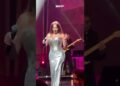 إليسا تعانق علم المغرب وتشعل المسرح بوصلات رقص عفوية