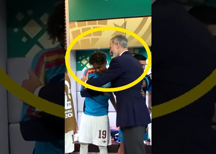 FELIPE VI ROMPE el PROTOCOLO con los JUGADORES de ESPAÑA
