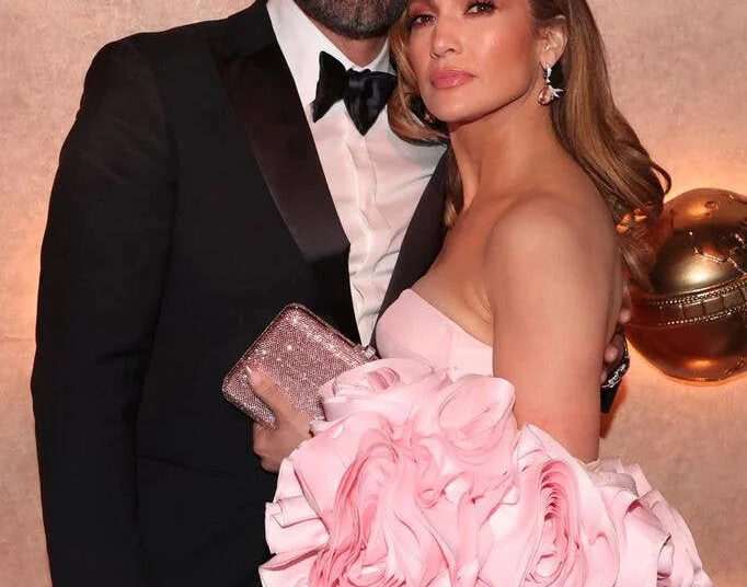 7 ex-celebridades forçadas a trabalhar juntas após o rompimento
