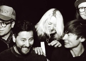 9 novas músicas lançadas hoje para ouvir: Team Dresch, Sam e Louise Sullivan e muito mais