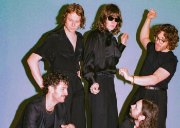 A apresentadora do Love Island, Maya Jama, estrela o novo videoclipe de Blossoms enquanto a banda lança o sexto álbum, Songs From The Wedding Cake