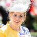A ausência da princesa Beatrice no Royal Ascot sinaliza uma mudança real quando Zara Tindall entra no centro das atenções