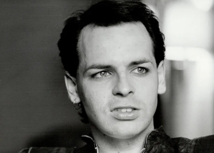 A estrela pop dos anos 80 Gary Numan revela Divine Shade como convidado especial para a turnê de 2026