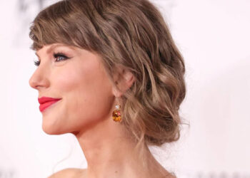 A mensagem de vídeo de Taylor Swift no concerto de despedida de Alan Jackson recebe reações mistas