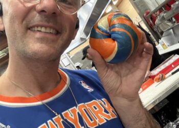 A nova música dos Knicks de Kosha Dillz celebra o basquete, Nova York e o orgulho judaico