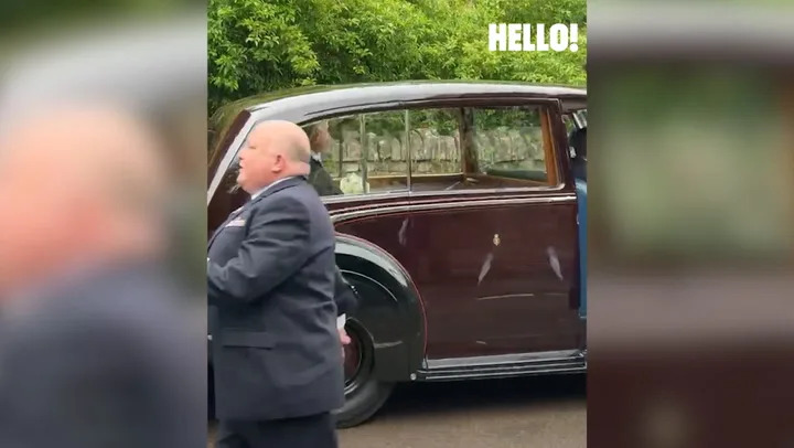 ASSISTIR: O momento em que a noiva Harriet Sperling chega à Igreja de Todos os Santos para seu casamento real com Peter Phillip