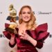 Adele flagrada gravando novas músicas no estúdio de Londres, dois anos após o término da residência em Las Vegas