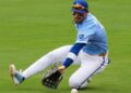 Após atraso de chuva sem chuva, Royals caem para Rangers para abandonar a série