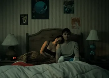 Assista: Elenco de ‘Obsession’ fala sobre a perfeição assustadora de Nikki