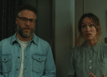 Assista Seth Rogen hilariamente zombando de Edward Norton no novo clipe de “The Invitation” (exclusivo)