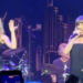 Assista Taylor Swift mostrar seu anel durante a apresentação surpresa de “Love Story” no TEU