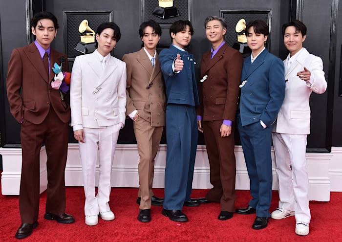 BTS, Cardi B, Lainey Wilson, Muse, Snoop Dogg e outros se apresentarão no iHeartRadio Music Festival