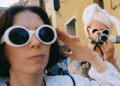 Baby Smith enfrenta dúvidas em sua nova música, “Walkie Talkie”