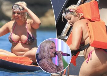 Bebe Rexha de biquíni vista aproveitando o dia no iate em Ibiza após a apresentação de 'Love Island'
