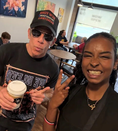 Ben Stiller visto em Scarsdale. Onde ele parou para tomar café