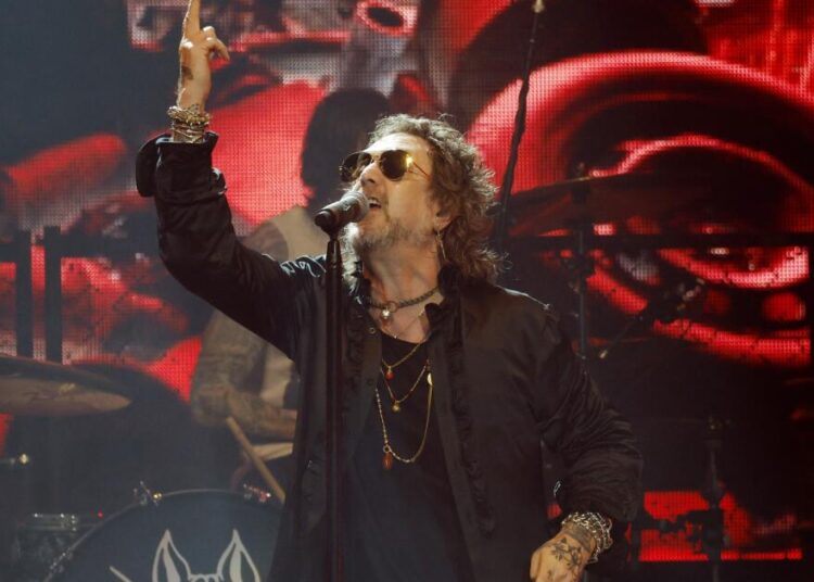 Black Crowes reprime gritos e vaias dos EUA em show na Flórida