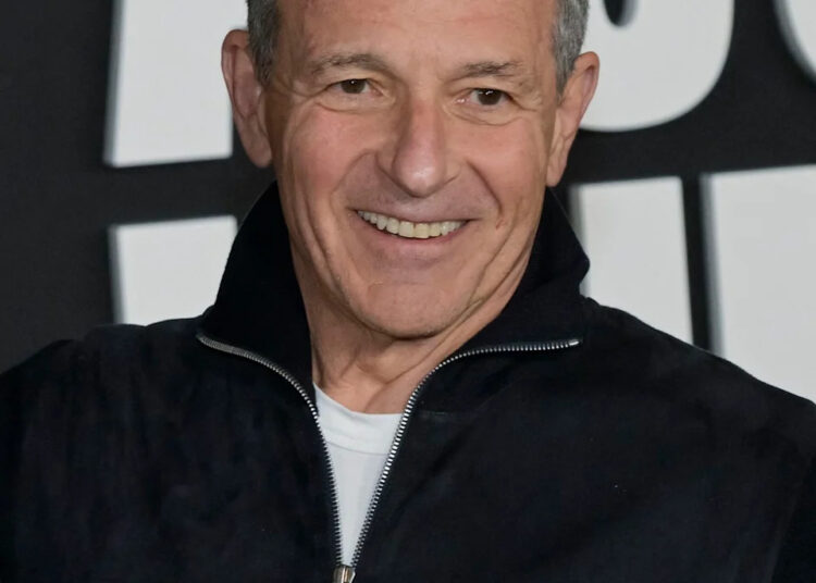 Bob Iger quebra o silêncio sobre a suspensão de Jimmy Kimmel, chama Charlie Kirk do apresentador e comenta 'Bad Taste'
