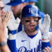 Bobby Witt Jr., do Royals, sai do jogo com desconforto no joelho após fazer uma jogada deslizante em campo