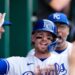Bobby Witt Jr. homenageia antes de sair com uma lesão no joelho na vitória do Royals por 14-6 sobre o Cardinals
