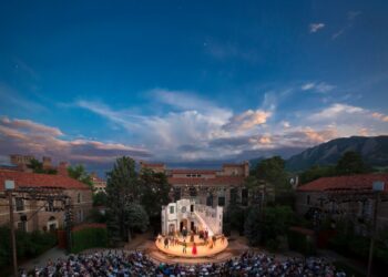 Boulder, eventos, Colorado Shakespeare Festival, livros, caminhadas, música