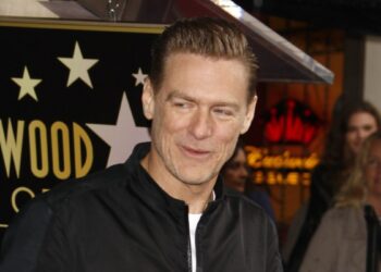 Bryan Adams está comemorando o Dia do Canadá com novas músicas