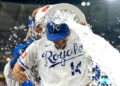 Caglianone marca duas vezes pelo Royals na vitória por 5 a 3 sobre o Rangers