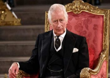 Carlos III faz história ao divulgar publicamente seus ganhos reais