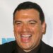Carlos Mencia enfrenta 12 acusações criminais por renda não declarada