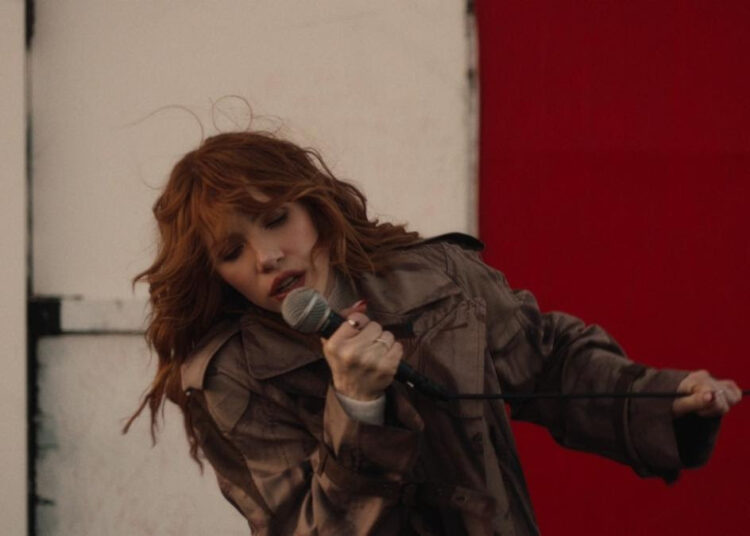 Carly Rae Jepsen lança nova música “On Wires”: Stream