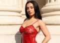 Charli XCX lança novo videoclipe “Wink Wink”