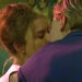 Claire Danes diz que Leonardo DiCaprio a impediu de brincar com uma arma cenográfica no set de Romeu + Julieta