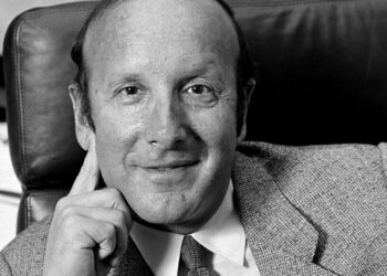 Clive Davis, Music Executive Who Signed Whitney Houston, Dead at 94
