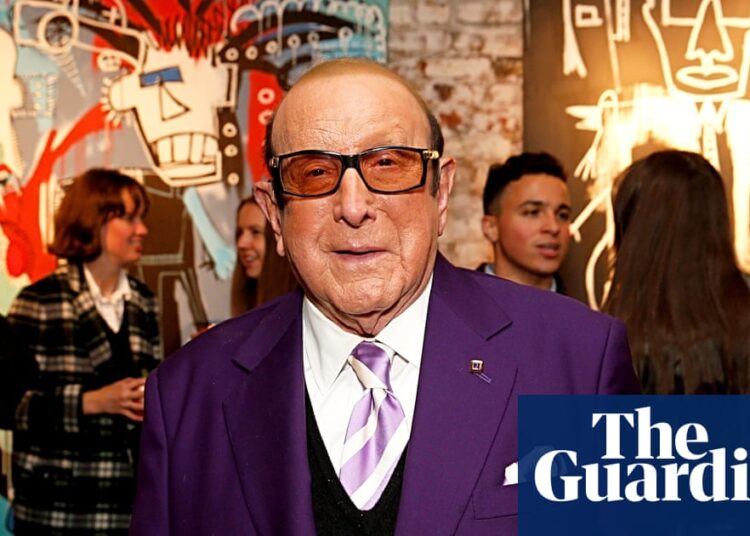 Clive Davis: executivo da indústria musical que assinou com Whitney Houston e Bruce Springsteen morre aos 94 anos | Música