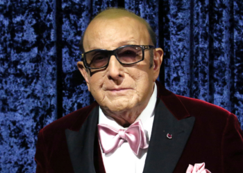 Clive Davis, magnata da música, morre em Nova York aos 94 anos