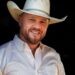 Cody Johnson revela 'Horseback' do próximo álbum 'Banks of the Trinity'