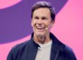 Como o nome da nova bebida de Tom Brady, Good Nut, passou no controle de qualidade?