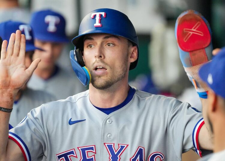 Como será a escalação dos Rangers contra os Royals quando o atraso da chuva terminar